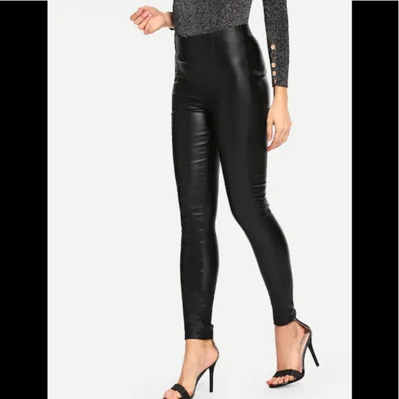 Pants - 🎉HP 10/23, 12/16🎉High waisted black leggings